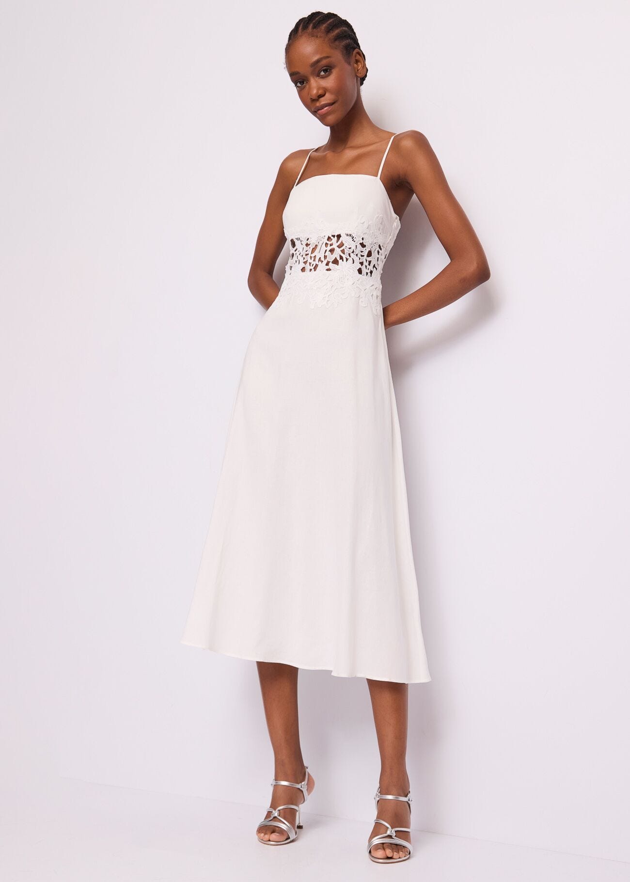 Γυναικείο λευκό λινό φόρεμα με δαντέλα Γκαουντί