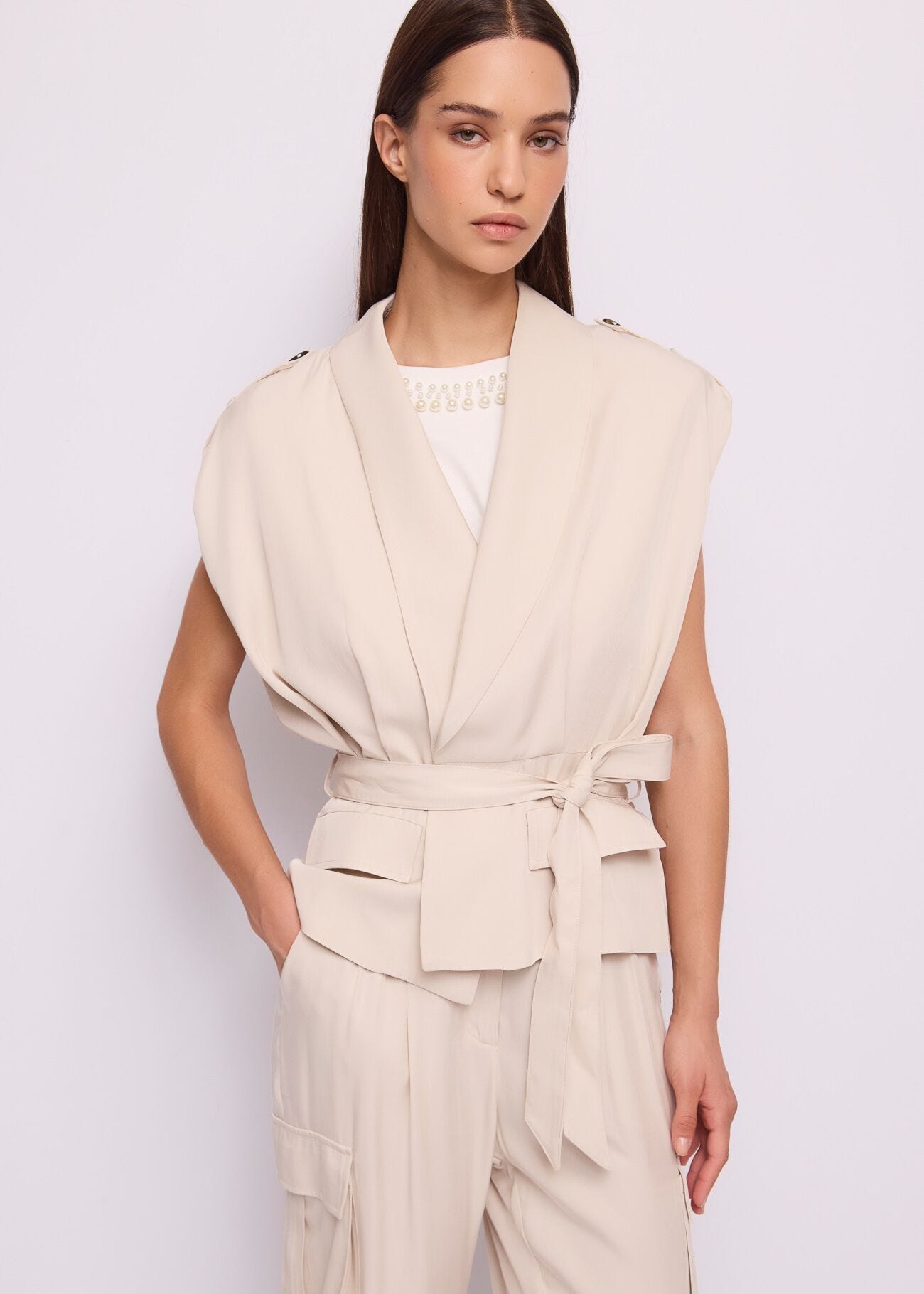 Grey women\'s waistcoat with lapels Gaudì