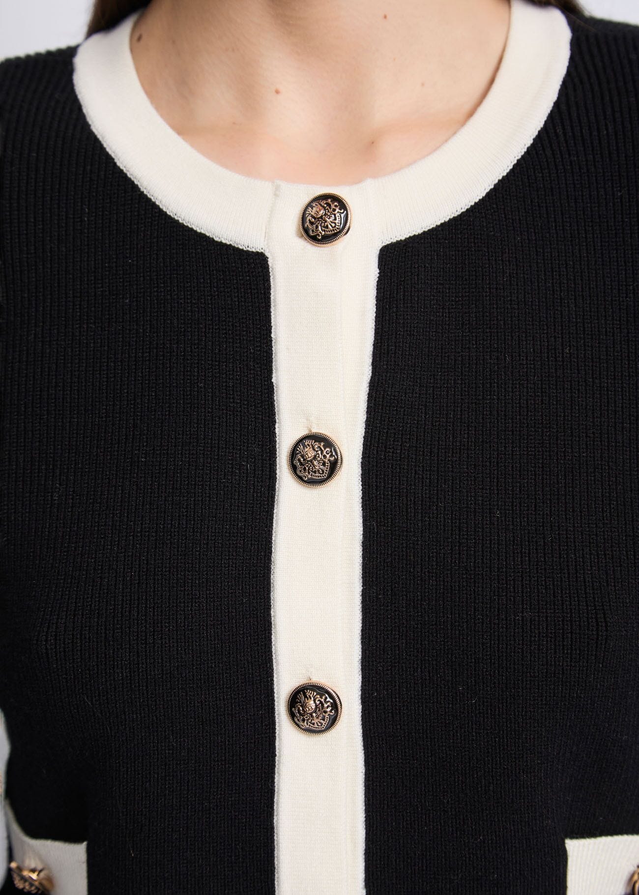 Ζακέτα με διακοσμητικά κουμπιά Gaudì