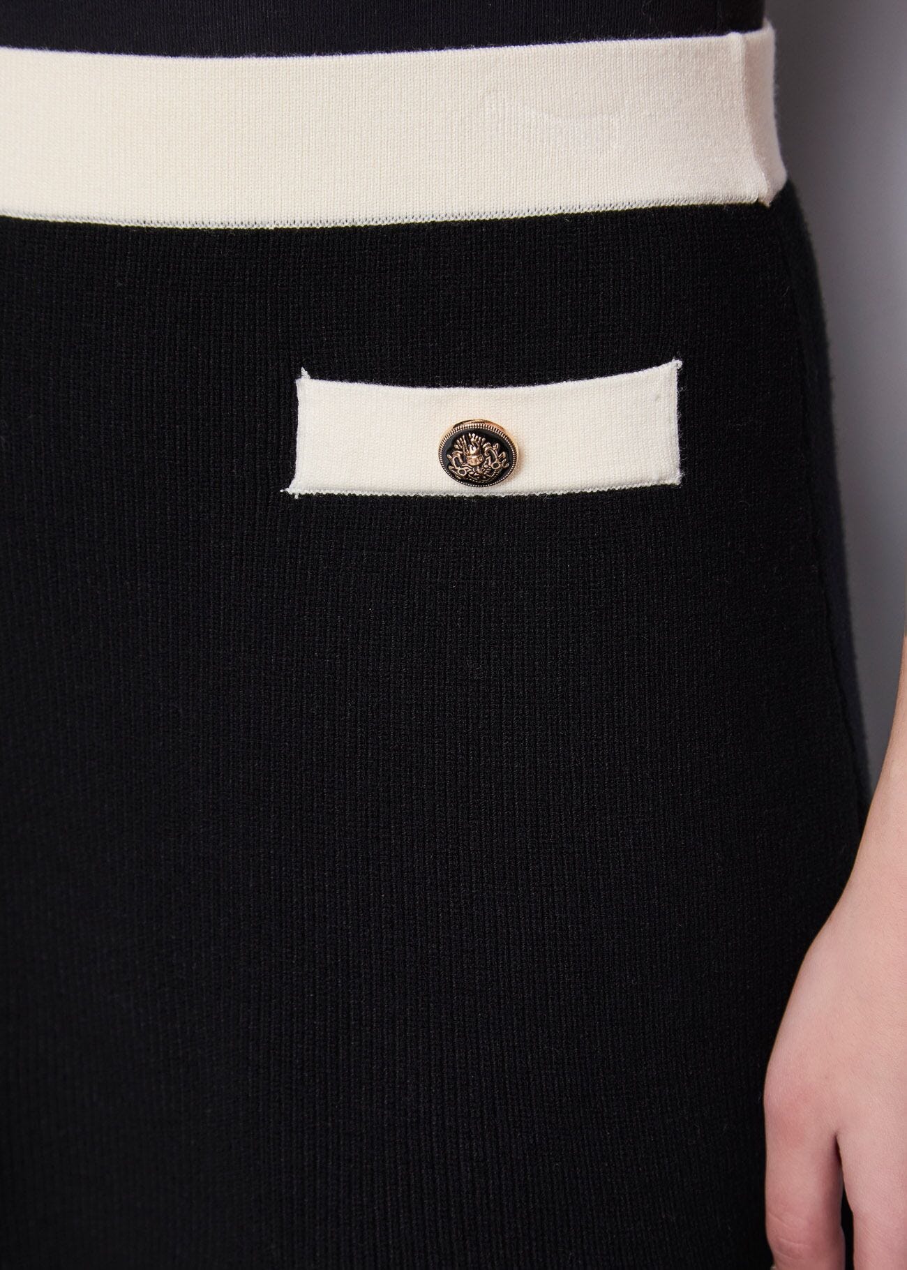 Yarn miniskirt with contrasting details Gaudì