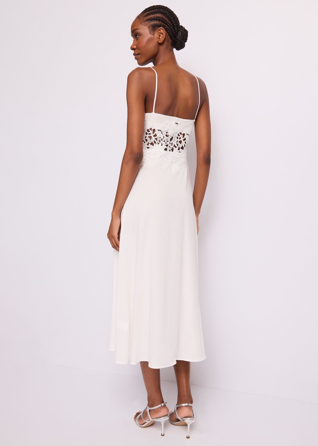 Γυναικείο λευκό λινό φόρεμα με δαντέλα Γκαουντί