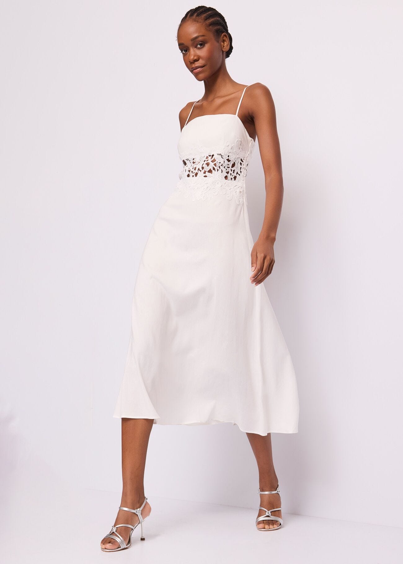 Γυναικείο λευκό λινό φόρεμα με δαντέλα Γκαουντί