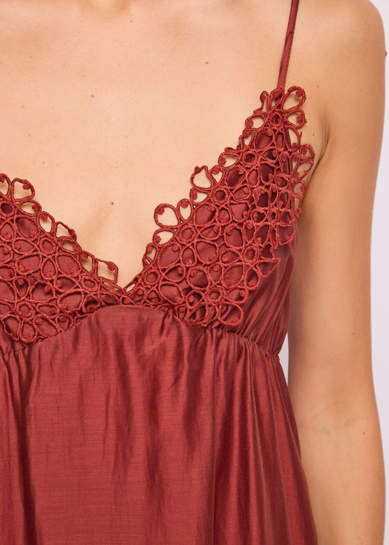 ΚΑΦΕ ΓΥΝΑΙΚΕΙΟ ΦΟΡΕΜΑ ΜΕ ΤΙΡΑΝΤΕΣ GAUDI