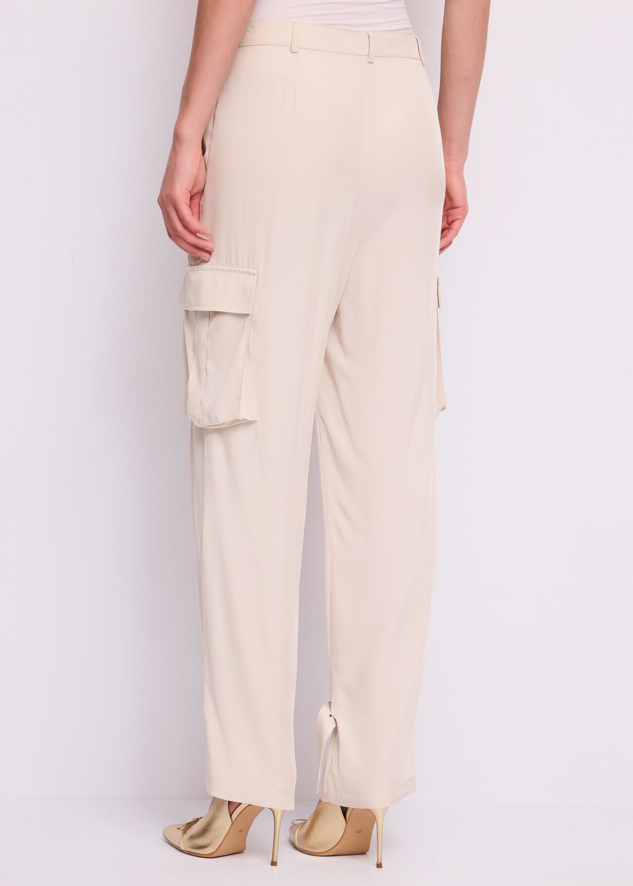 Women\'s cargo trousers in flowing fabric Gaudì