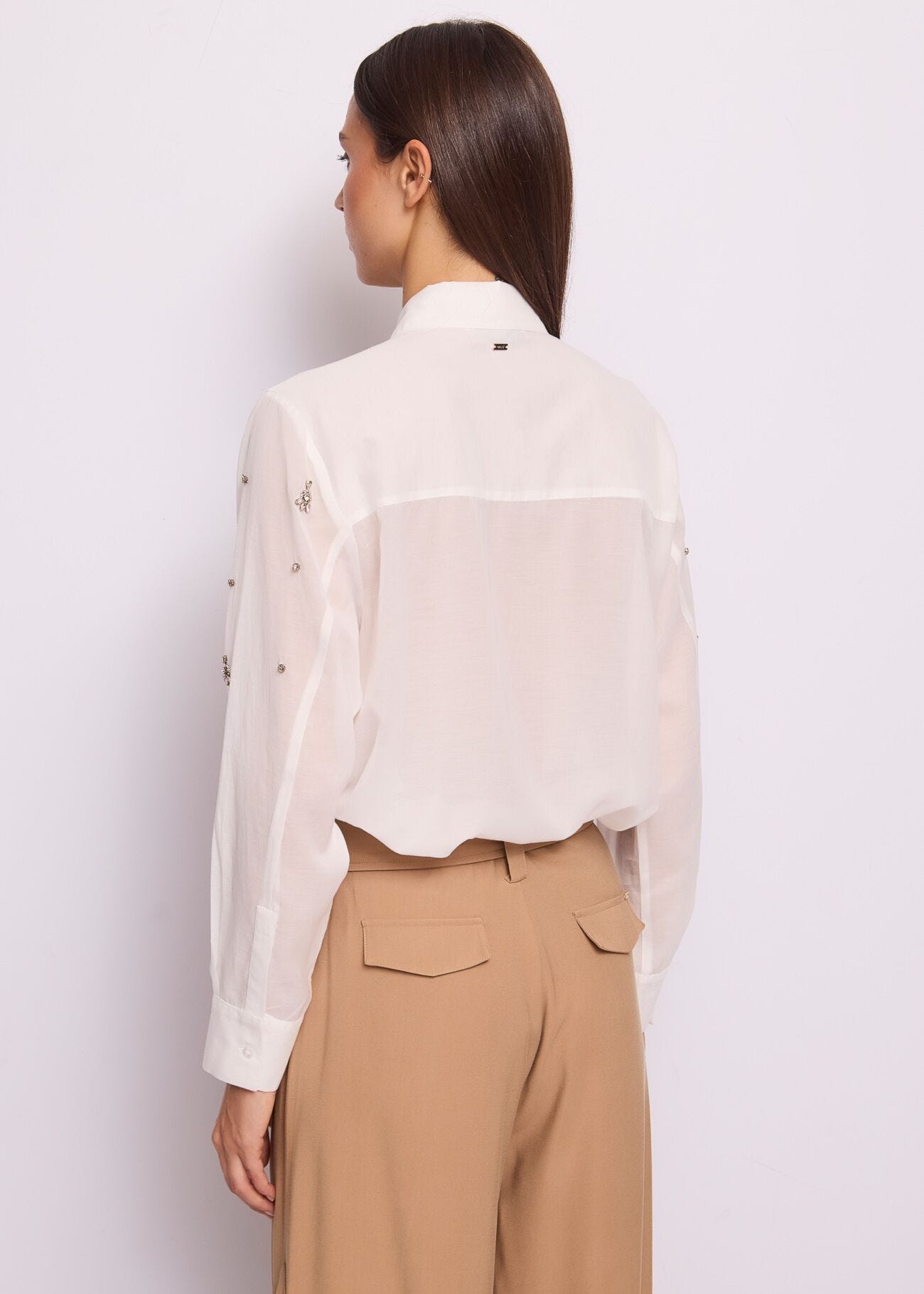 ΓΥΝΑΙΚΕΙΟ ΑΣΠΡΟ ΠΟΥΚΑΜΙΣΟ ΜΕ ΣΤΡΑΣ Gaudì