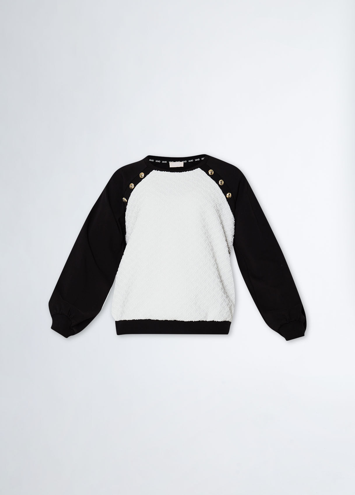 Sweatshirt with buttons